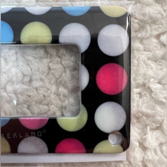 Kikkerland Pocket Magnifier Asst. Set of 4 - Picture 4 of 6